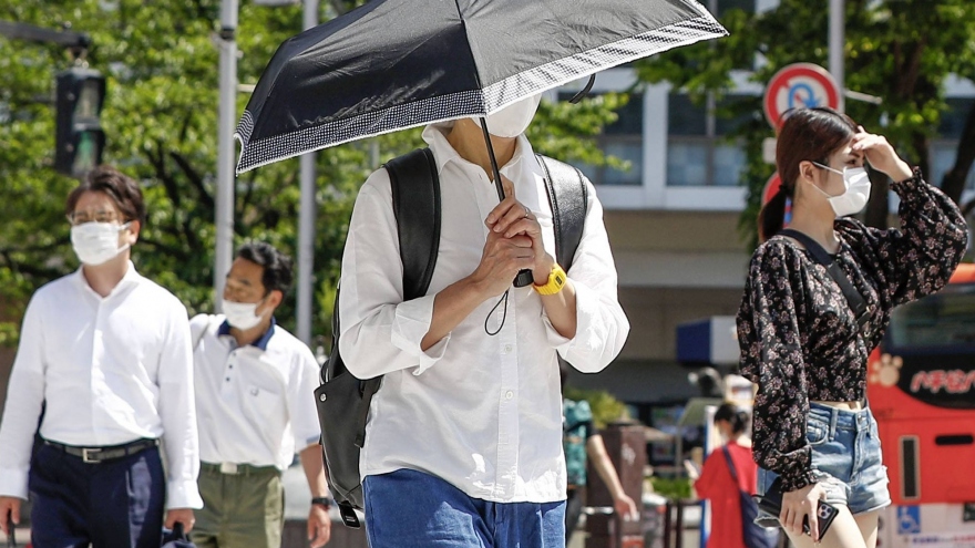 Nhật Bản nắng nóng trên diện rộng, cảnh báo sốc nhiệt